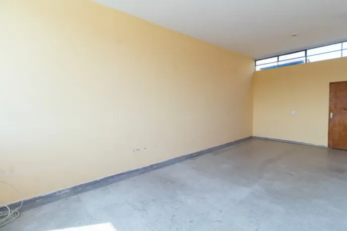 Prédio comercial na Avenida Rio Mirivaí, 23 - sala 16 30 m²