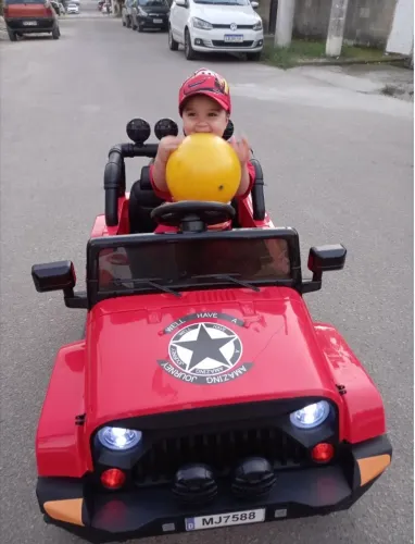 Carro elétrico infantil