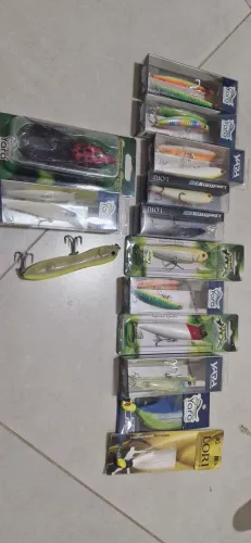 Kit iscas artificiais novas 14 unidades