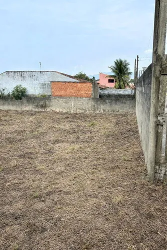 Terreno á Venda no Jardim Itaúna em Caraguatatuba