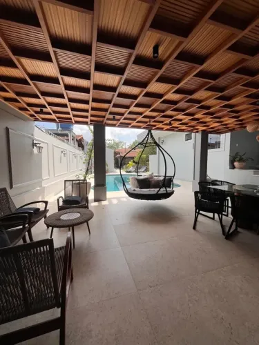 CASA À VENDA DE ALTO PADRÃO NO CONDOMÍNIO JARDIM ITORORO - CURIÓ UTINGA