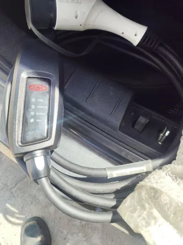 Vendo carregador de carro elétrico