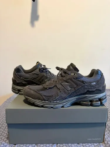 New balance 2002r protection pack phantom
