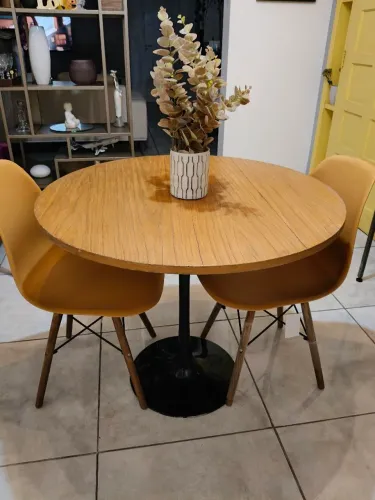 Mesa com 2 cadeira