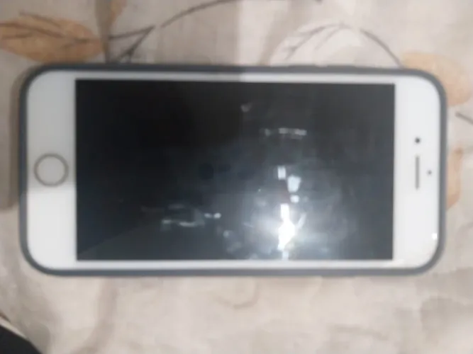 IPHONE 8,
