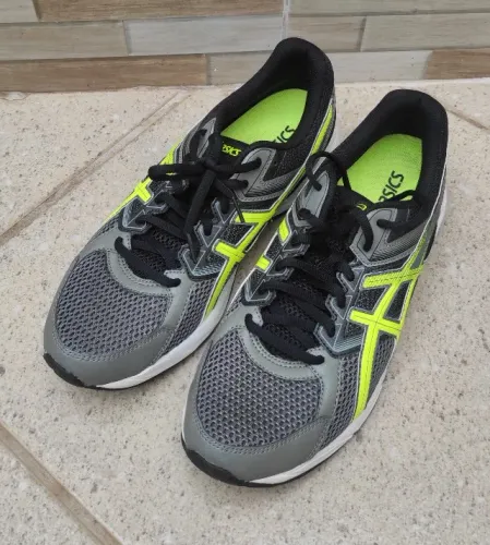 Tênis Asics Original - Novo, Nunca Usado - Tamanho 10.5 EUA (41,5 BR)