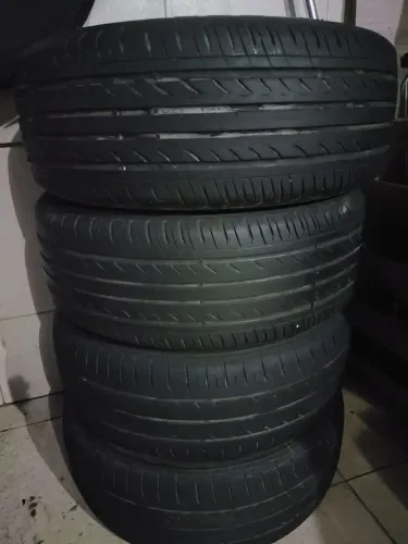 Vendo 5 PNEUS 1/2 VIDA 235/60 R16 - TUCSON