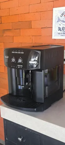 Máquina de espresso super automática Delonghi