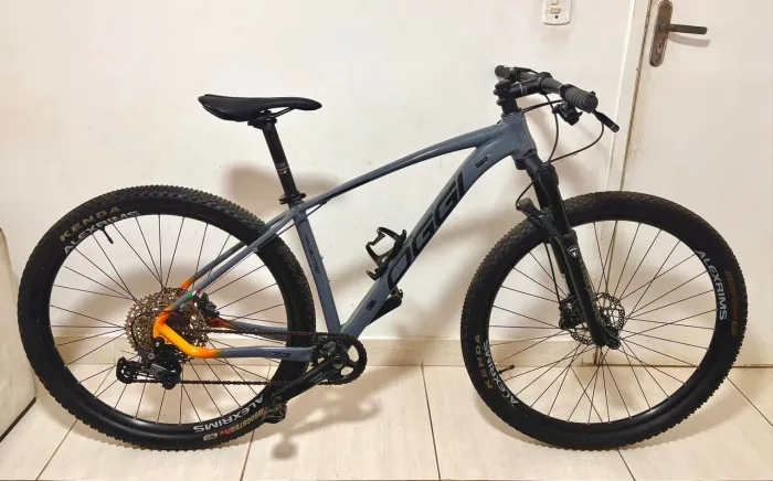 Bicicleta MTB OGGI 7.3