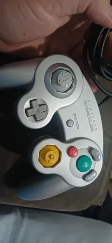VENDO MANETE(CONTROLE) ORIGINAL NINTENDO GAMECUBE, EM PERFEITAS CONDIÇÕES SÓ PEGAR E USAR.