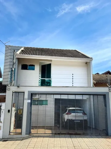 Sobrado à Venda na Zona 05 em Maringá/PR - Excelente Localização