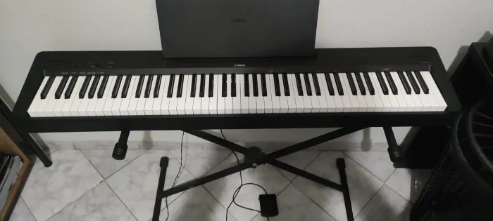 Piano Digital Yamaha P-145