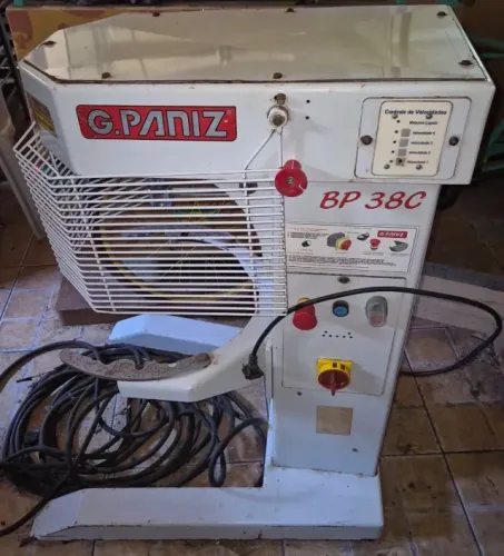 Batedeira Planetária Industrial G.Paniz 38 Litros
