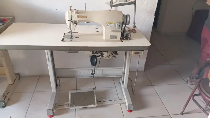 Máquina de costura