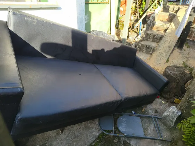 OPORTUNIDADE ÚNICA: Sofá 3 Lugares Preto (Couro Sintético) - Super Resistente!
