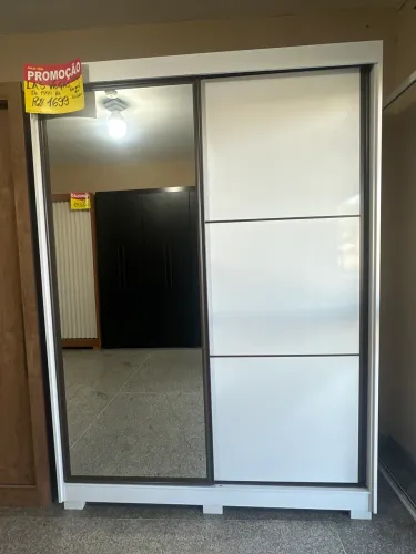 Guarda roupa de solteiro com espelho