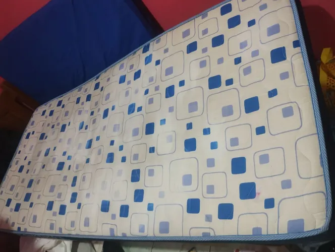 Colchão solteiro, leia o anúncio