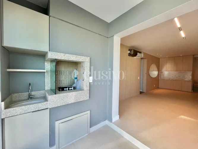 Apartamento mobiliado de 3 dormitórios