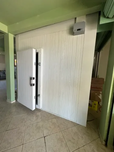 Câmara fria (congelamento) 3 meses de uso 