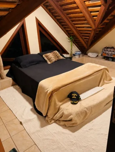 QUARTO COMPARTILHADO COM SUÍTE NO LAGO SUL