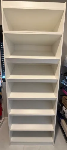 Sapateira inclinada com maleiro 