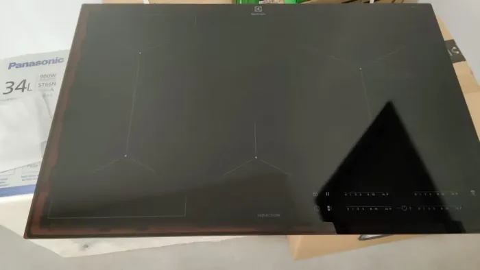 Fogão de indução Electrolux Ie80p