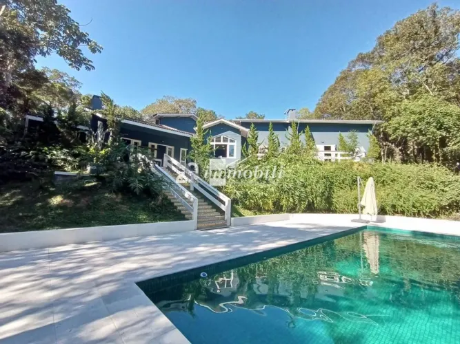 Casa à venda e para alugar em Embu das Artes, Granja Viana, com 4 suítes, com 440 m²