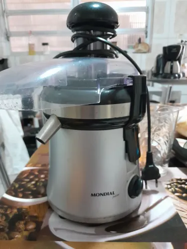 Centrífuga de Frutas Mondial JUICER