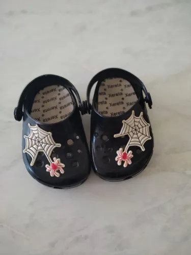 Sandália Infantil Crocs aranha 
