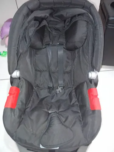 Bebê conforto com a base