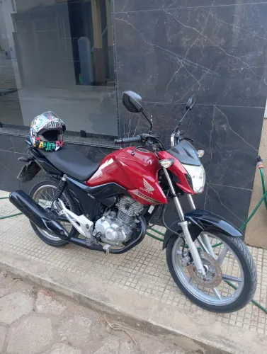 Vendo fan 160 moto muito boa para o dia dia