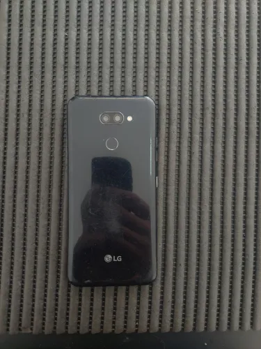LG K40 32 GB / 4 RAM 