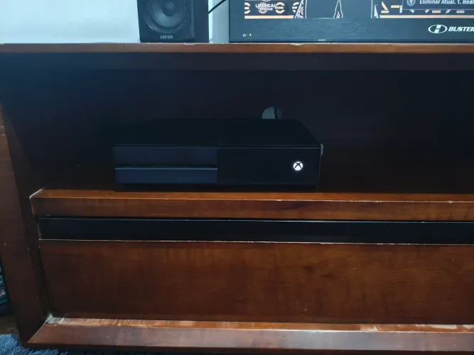 Xbox One Fat + Controle + 8 Jogos