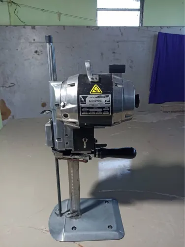 Máquina de cortar tecido Yamada