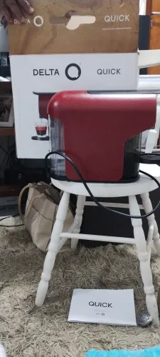 Máquina de café expresso automática Delta Quick 127