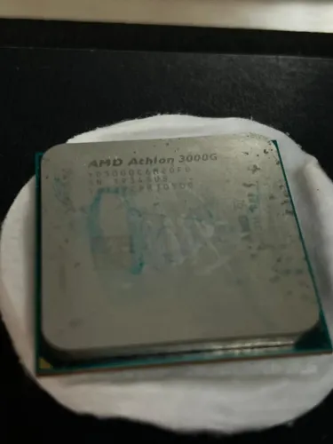 Processador AMD Athlon 3000G + cooler box 
