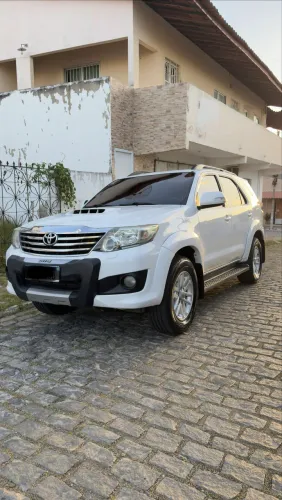 Toyota Hilux SW4 SRV D4-d 4X4 3.0 TDI Dies. AUT 2014