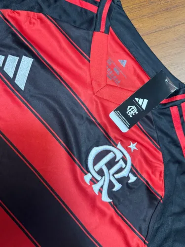 Vendo camiseta do Flamengo, qualidade excelente. Apenas 1 unidade disponível no G2.