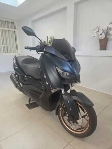 Xmax 250 - 2023 - Impecável - Verde fosca com rodas douradas (A mais bonita)