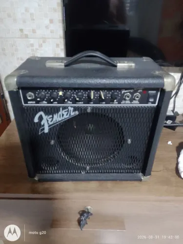 Amplificador fender frontman guitarra