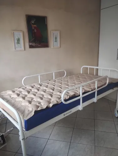 Cama hospitalar, colcha hospital e colchão pneumático