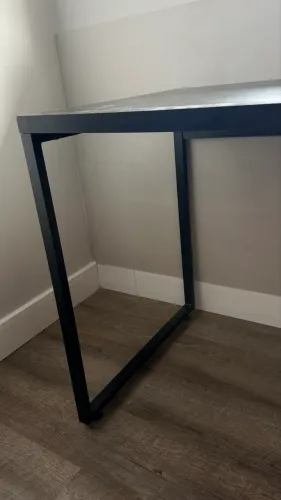 Escrivaninha estilo industrial