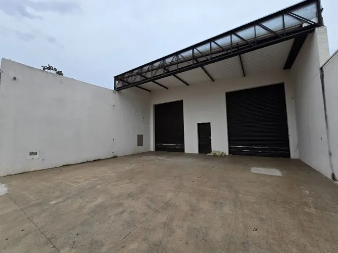 Salão Comercial para alugar, 233 m² por R$ 6.327/mês - Vila Santa Catarina - Americana/SP