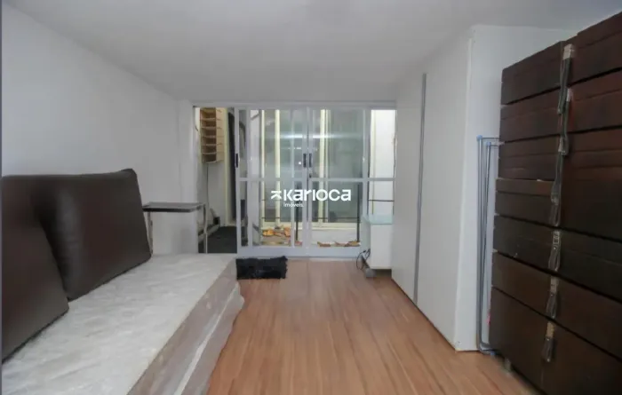 Predio na Zona Sul em Santa Tereza com 3 apartamentos e 1 sala comercial no térreo