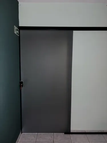 Porta de vidro preta jateada