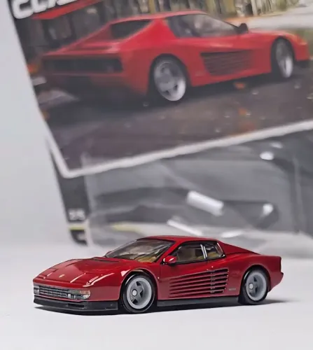 HW FERRARI TESTAROSSA PREMIUM