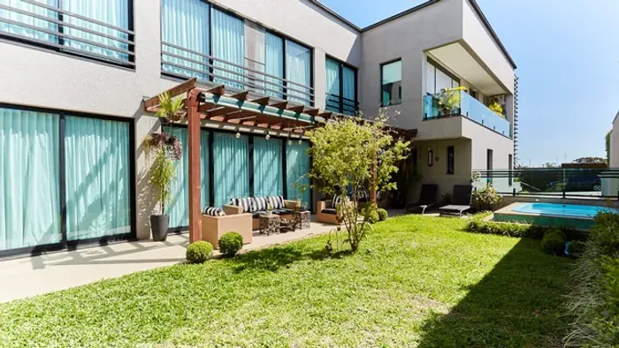 Casa em condomínio no Campo comprido - ARYA1