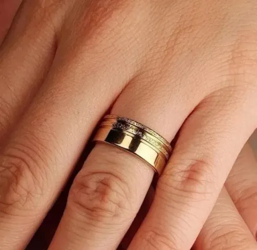 Par de aliança banhada 8mm diamantada