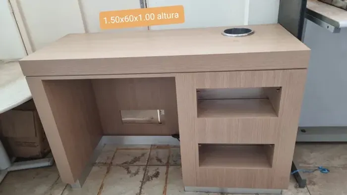 Balcão de atendimento/armario 