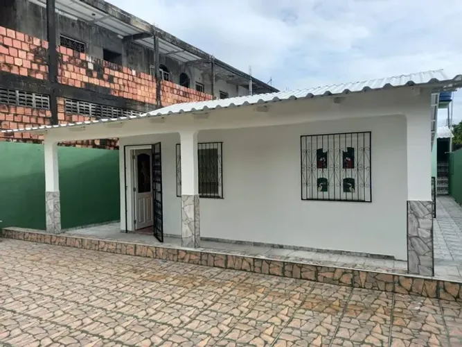 Casa com modulados, no Conjunto Castanheiras, Bairro Gilberto Mestrinho, Aceita Financia!